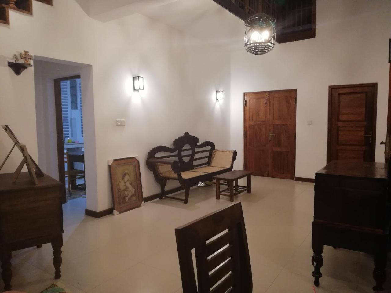 Bed and Breakfast Air Port 5 Minutes Super Clean Upul Negombo Esterno foto