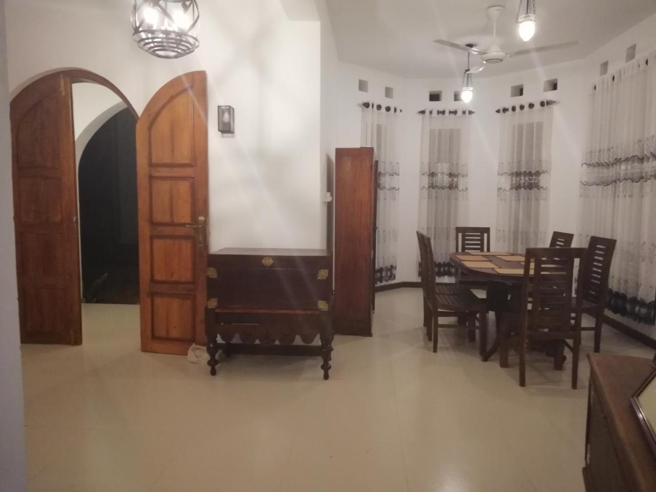 Bed and Breakfast Air Port 5 Minutes Super Clean Upul Negombo Esterno foto