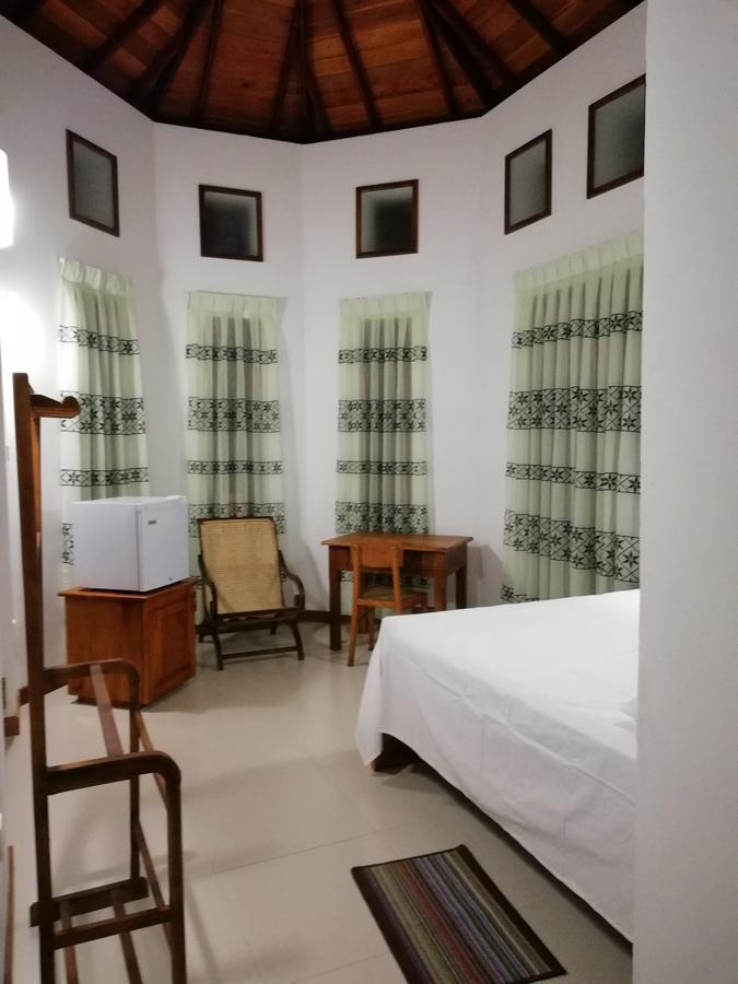 Bed and Breakfast Air Port 5 Minutes Super Clean Upul Negombo Esterno foto