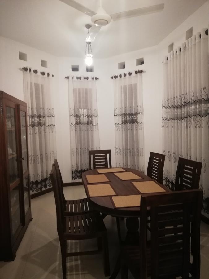 Bed and Breakfast Air Port 5 Minutes Super Clean Upul Negombo Esterno foto