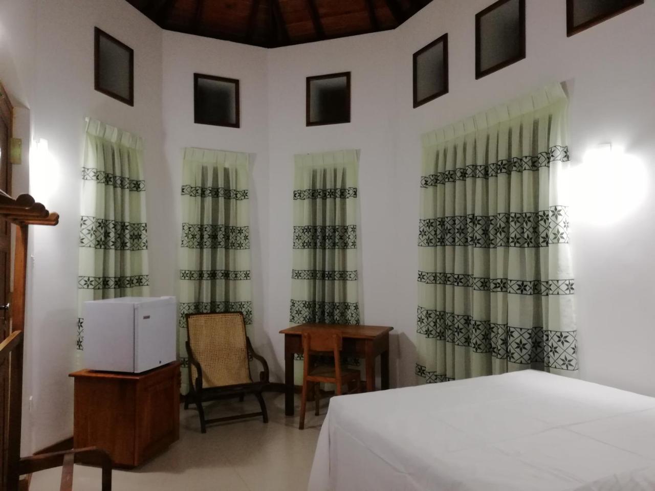 Bed and Breakfast Air Port 5 Minutes Super Clean Upul Negombo Esterno foto