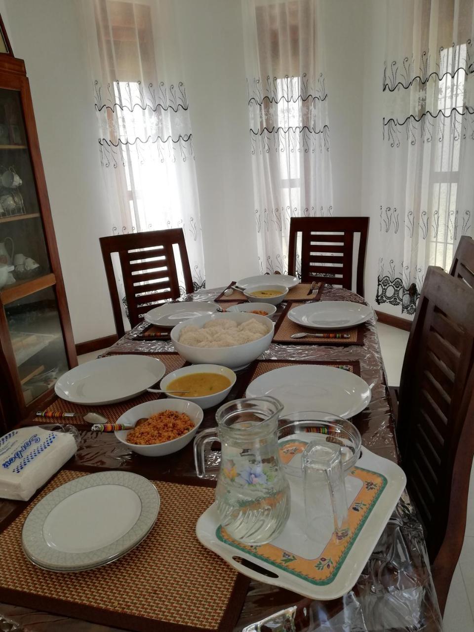 Bed and Breakfast Air Port 5 Minutes Super Clean Upul Negombo Esterno foto