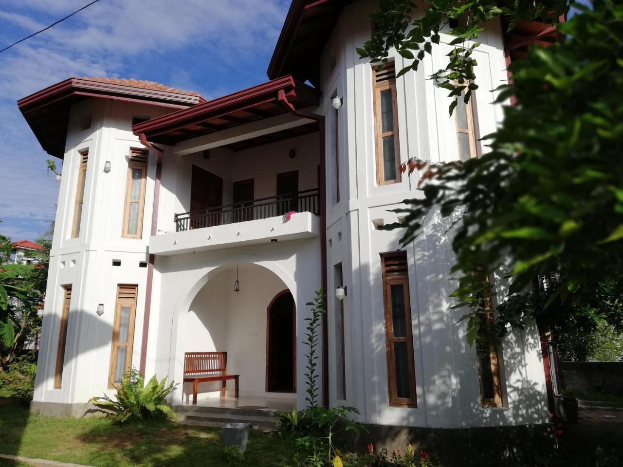 Bed and Breakfast Air Port 5 Minutes Super Clean Upul Negombo Esterno foto