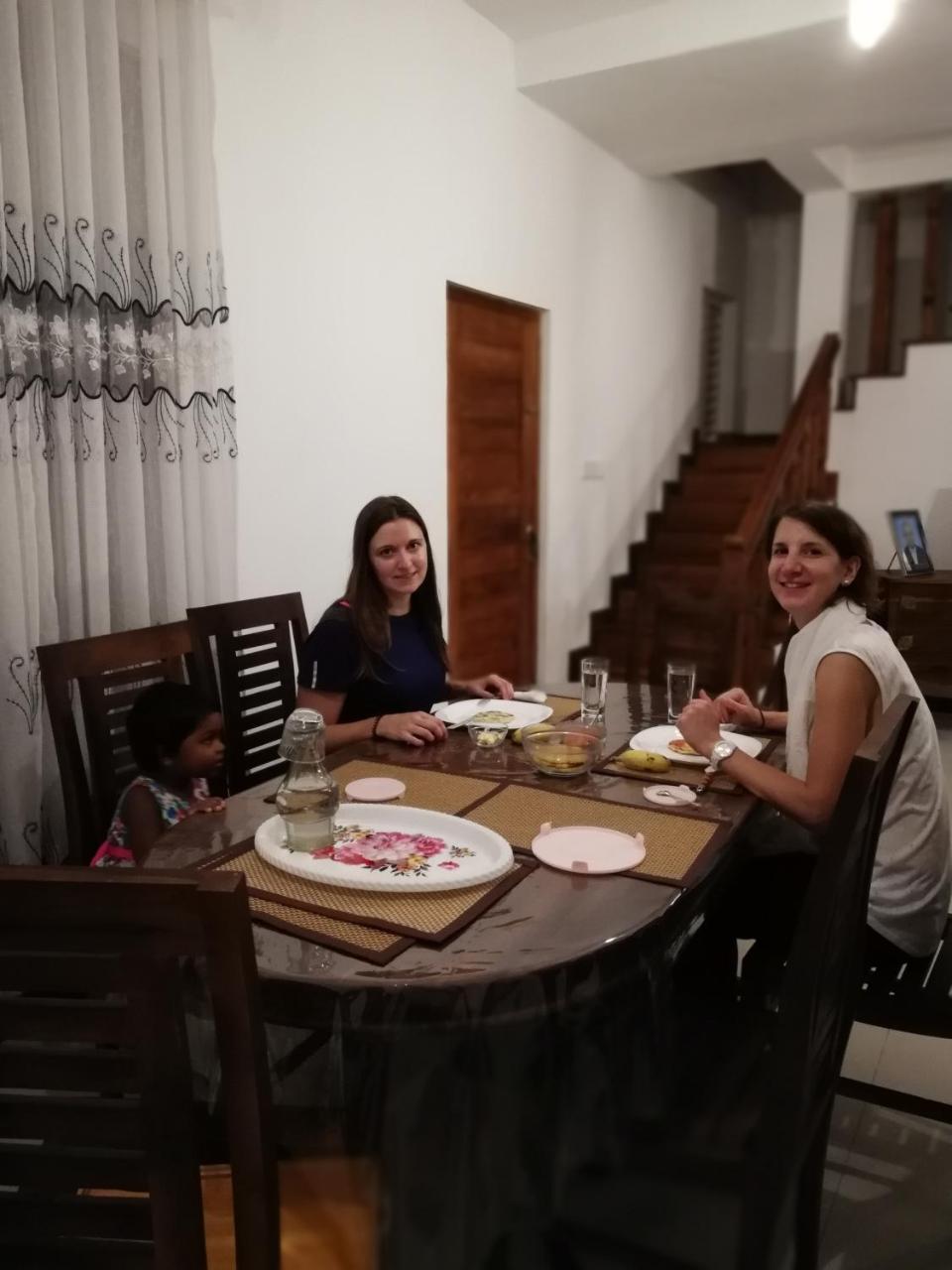 Bed and Breakfast Air Port 5 Minutes Super Clean Upul Negombo Esterno foto