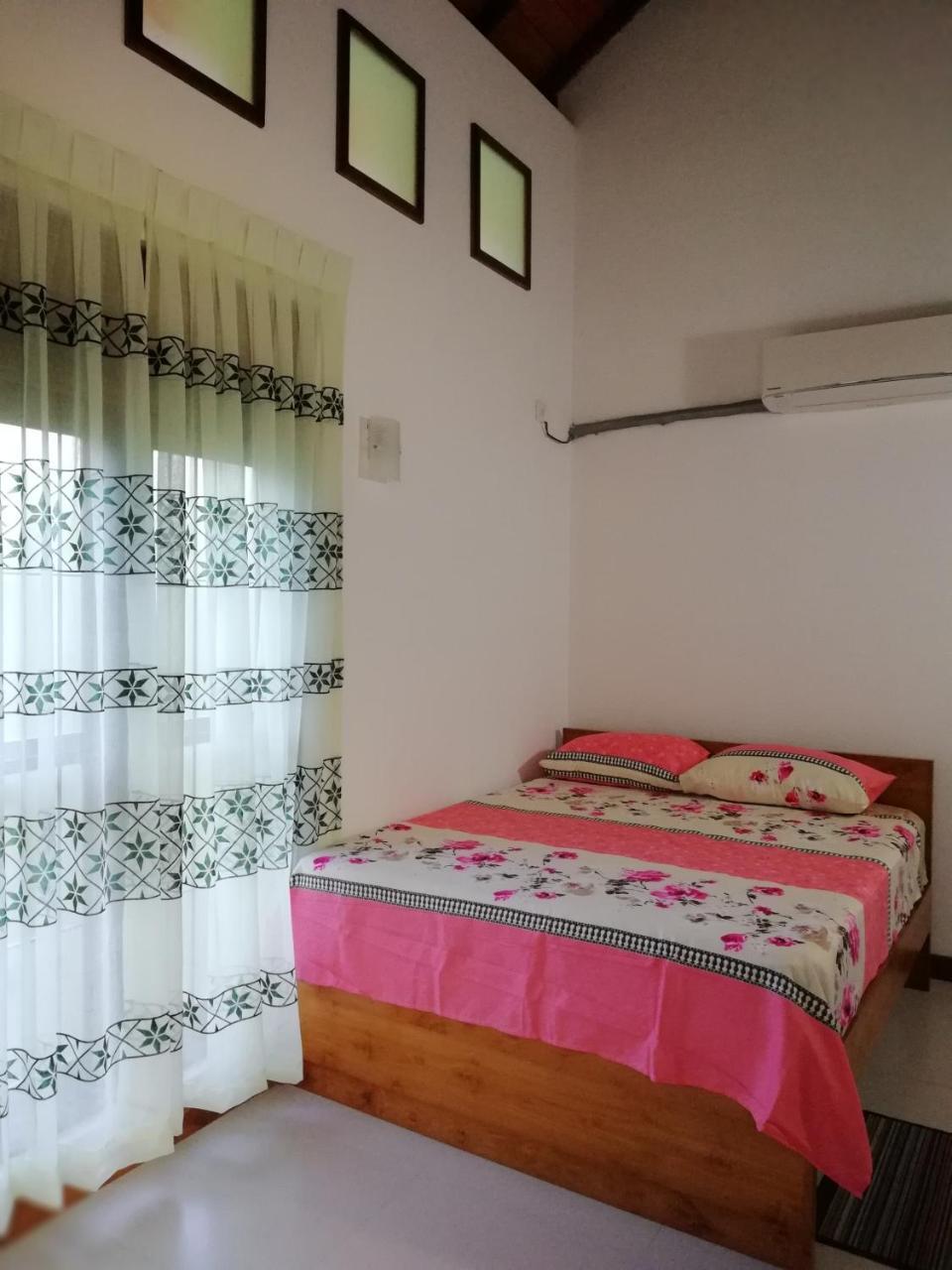 Bed and Breakfast Air Port 5 Minutes Super Clean Upul Negombo Esterno foto